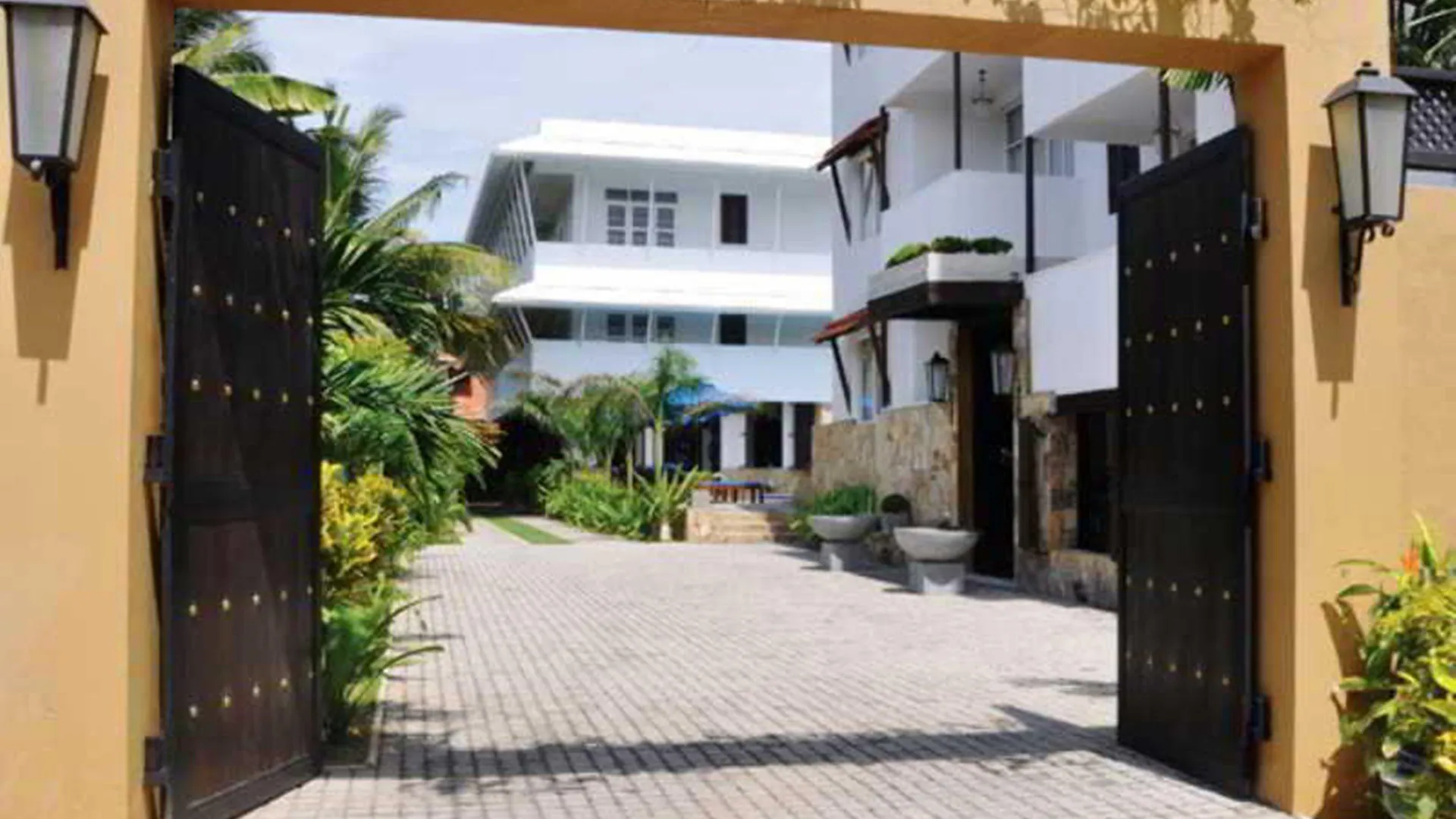 St.Lachlan Hotel&Suites Negombo