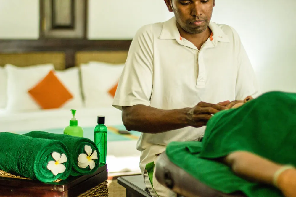 St.Lachlan Hotel&Suites Negombo 4*,